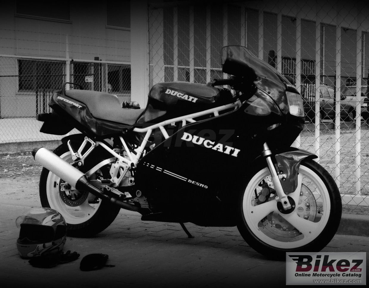Big Photo by - Miko 750 ss picture and wallpaper from Bikez.com